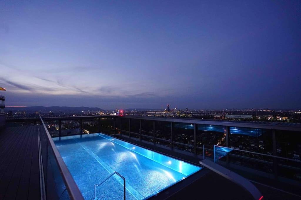 The High-Rise Condo With Pool Viena Exterior foto