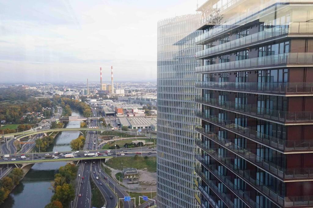 The High-Rise Condo With Pool Viena Exterior foto